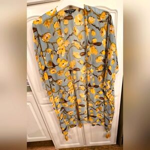 Davi & Dani Floral Kimono